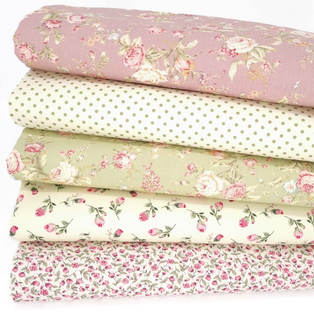 Moda kumaşlarını temsil eden akışkan yüzeyler